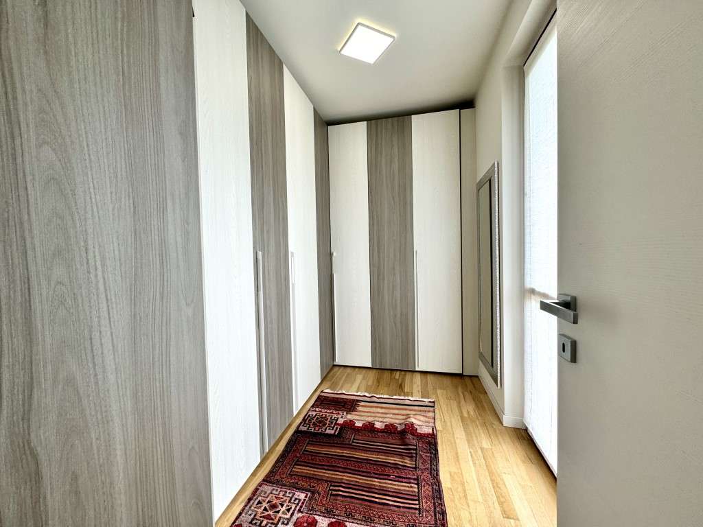 modernes Reihenhaus mit 3 SZ, 2 Bäder, 2 Balkone, Garten, Garage, kompl. renoviert