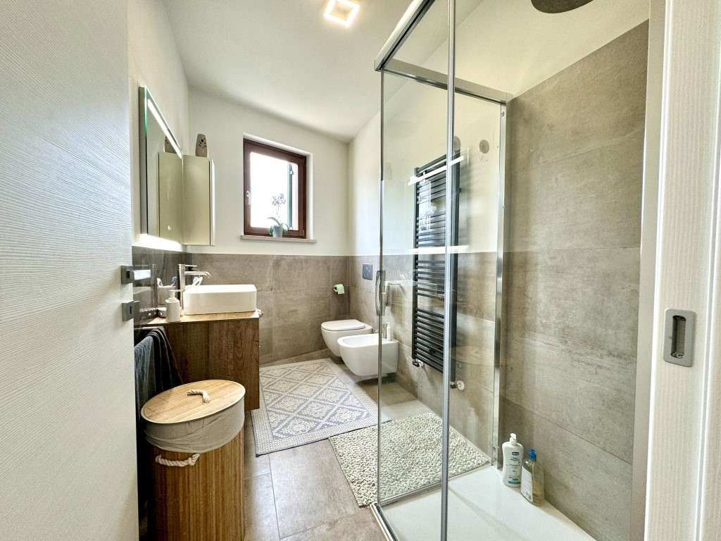 modernes Reihenhaus mit 3 SZ, 2 Bäder, 2 Balkone, Garten, Garage, kompl. renoviert