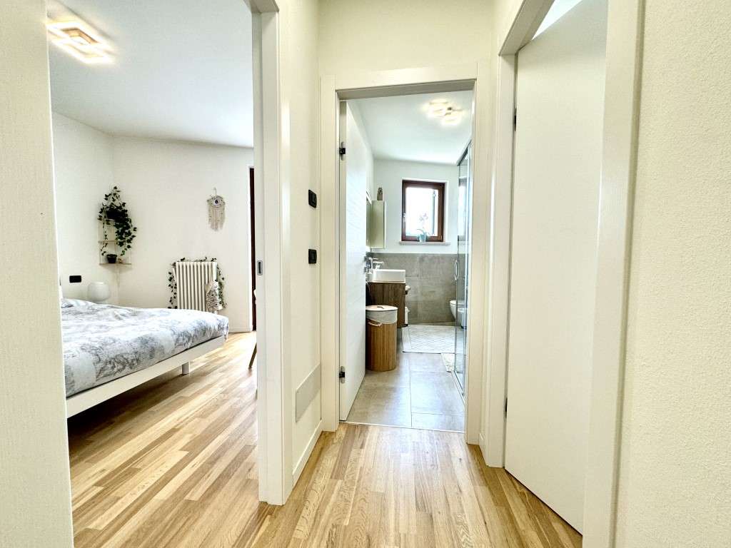 modernes Reihenhaus mit 3 SZ, 2 Bäder, 2 Balkone, Garten, Garage, kompl. renoviert