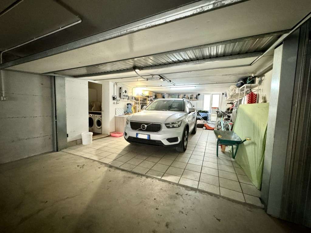 modernes Reihenhaus mit 3 SZ, 2 Bäder, 2 Balkone, Garten, Garage, kompl. renoviert