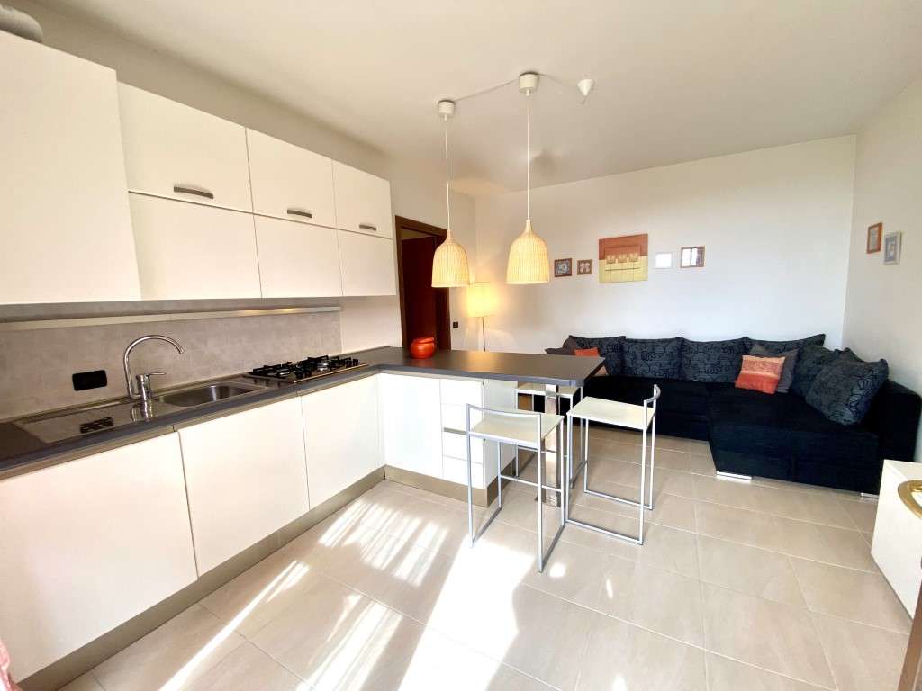 bezugsfertige Ferienwohnung mit Balkon, Pool, Tennis, Garage, nahe Garda am Gardasee