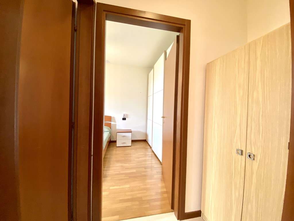 bezugsfertige Ferienwohnung mit Balkon, Pool, Tennis, Garage, nahe Garda am Gardasee