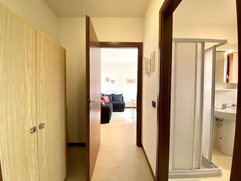 bezugsfertige Ferienwohnung mit Balkon, Pool, Tennis, Garage, nahe Garda am Gardasee