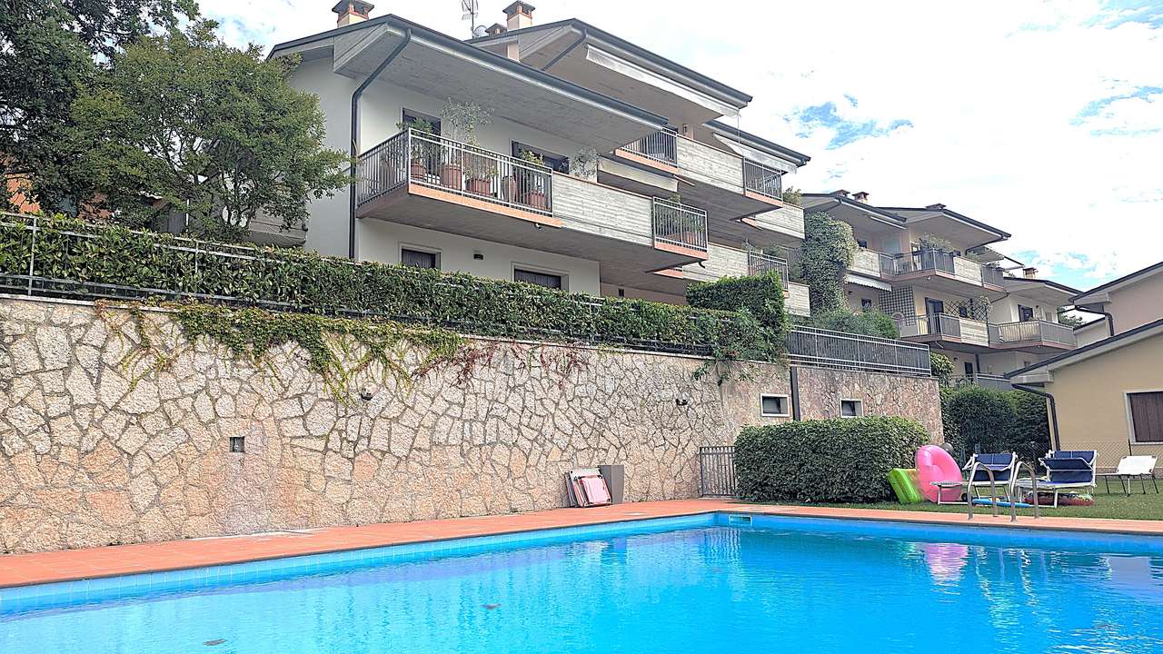 4 Zimmer Traumwohnung in Marciaga (Gardasee) auf 138 qm, Klima, Pool und 2 Garagen