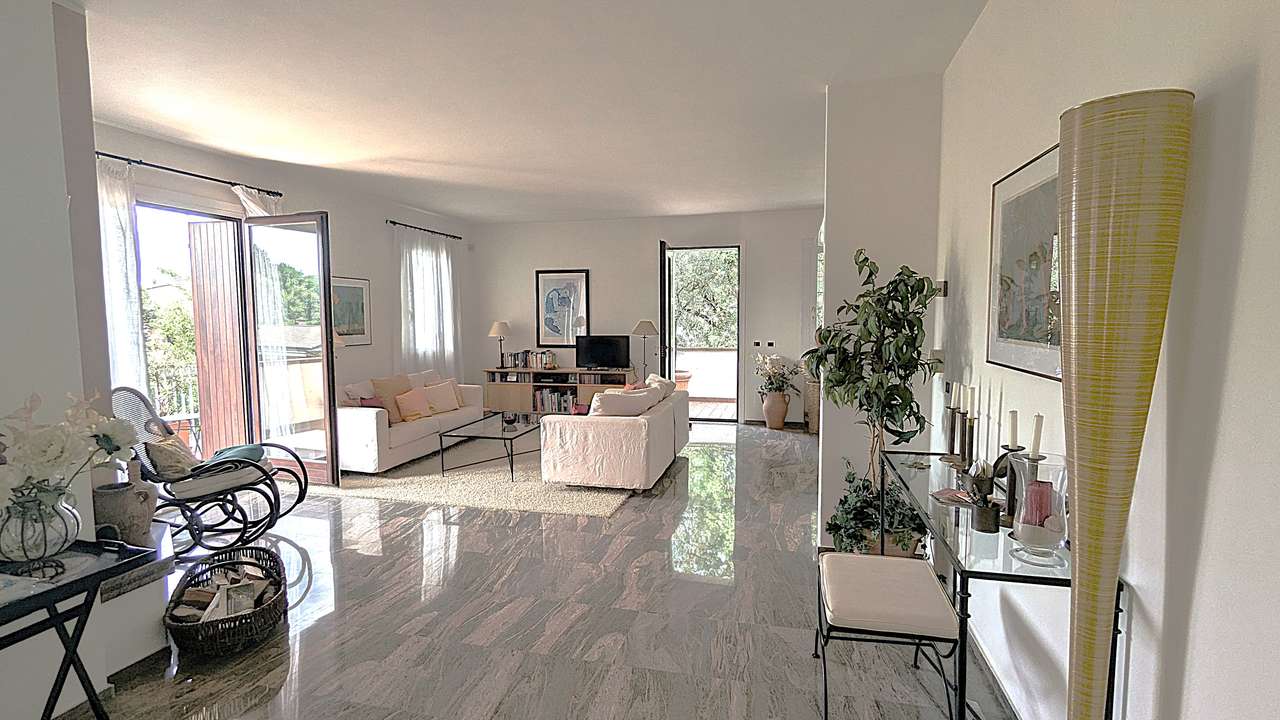 4 Zimmer Traumwohnung in Marciaga (Gardasee) auf 138 qm, Klima, Pool und 2 Garagen