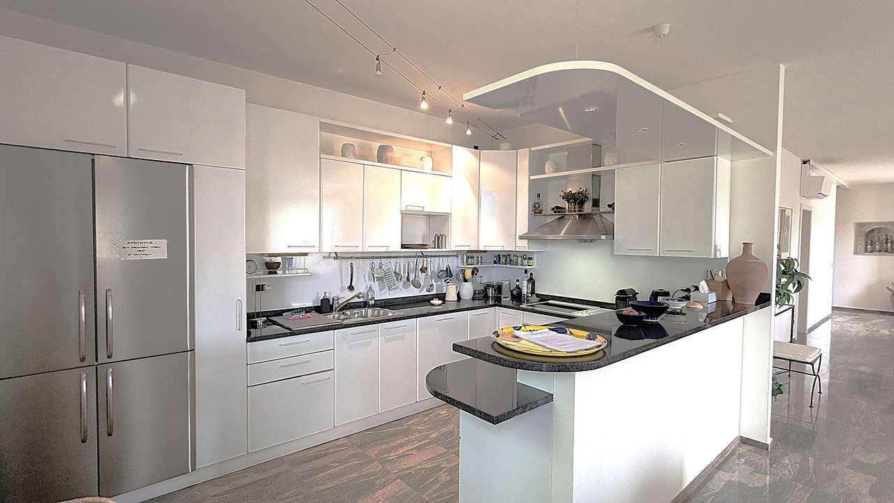 4 Zimmer Traumwohnung in Marciaga (Gardasee) auf 138 qm, Klima, Pool und 2 Garagen