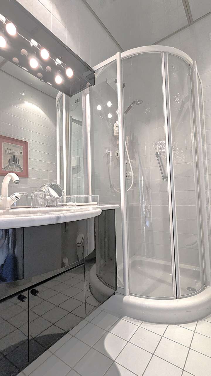 4 Zimmer Traumwohnung in Marciaga (Gardasee) auf 138 qm, Klima, Pool und 2 Garagen