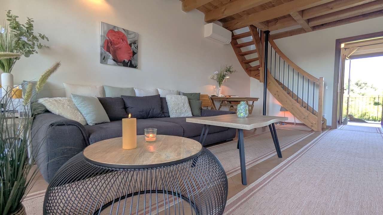 reserviert - Golf & Gardasee Maisonette mit Pool, Klima, 2 Bäder, Garage in Golfanlage, möbliert