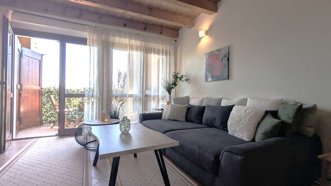 reserviert - Golf & Gardasee Maisonette mit Pool, Klima, 2 Bäder, Garage in Golfanlage, möbliert