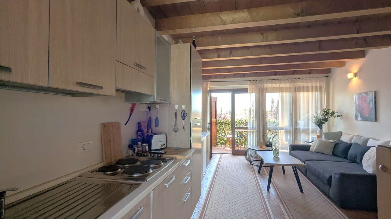 reserviert - Golf & Gardasee Maisonette mit Pool, Klima, 2 Bäder, Garage in Golfanlage, möbliert