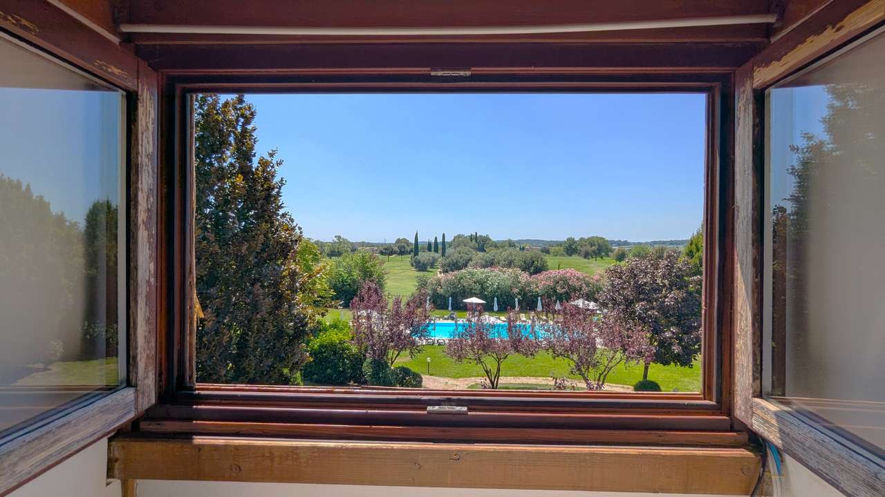 reserviert - Golf & Gardasee Maisonette mit Pool, Klima, 2 Bäder, Garage in Golfanlage, möbliert