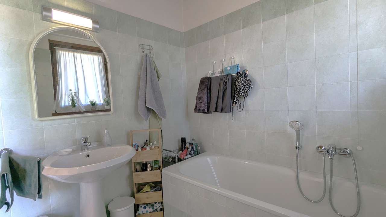 reserviert - Golf & Gardasee Maisonette mit Pool, Klima, 2 Bäder, Garage in Golfanlage, möbliert