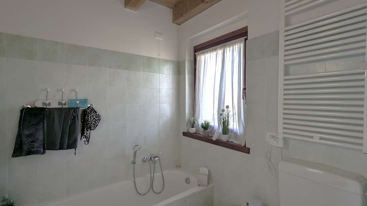 reserviert - Golf & Gardasee Maisonette mit Pool, Klima, 2 Bäder, Garage in Golfanlage, möbliert