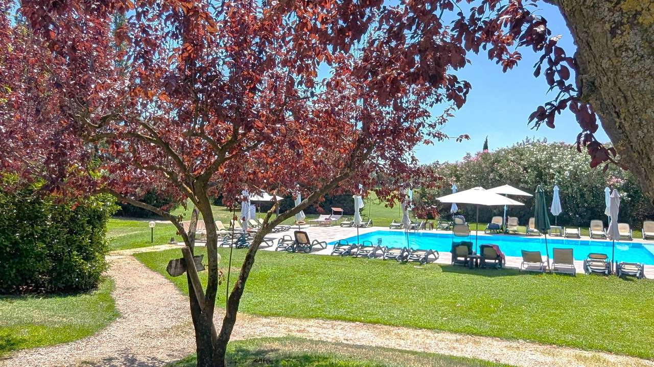 reserviert - Golf & Gardasee Maisonette mit Pool, Klima, 2 Bäder, Garage in Golfanlage, möbliert