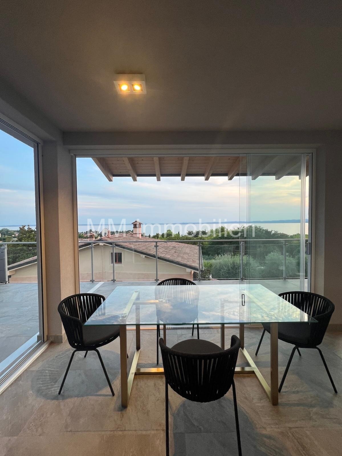 Bardolino Neubau Luxus 3-ZI-Penthouse (App.6) Dachterrasse Blick Gardasee, Solar, Fahrstuhl, Garage,