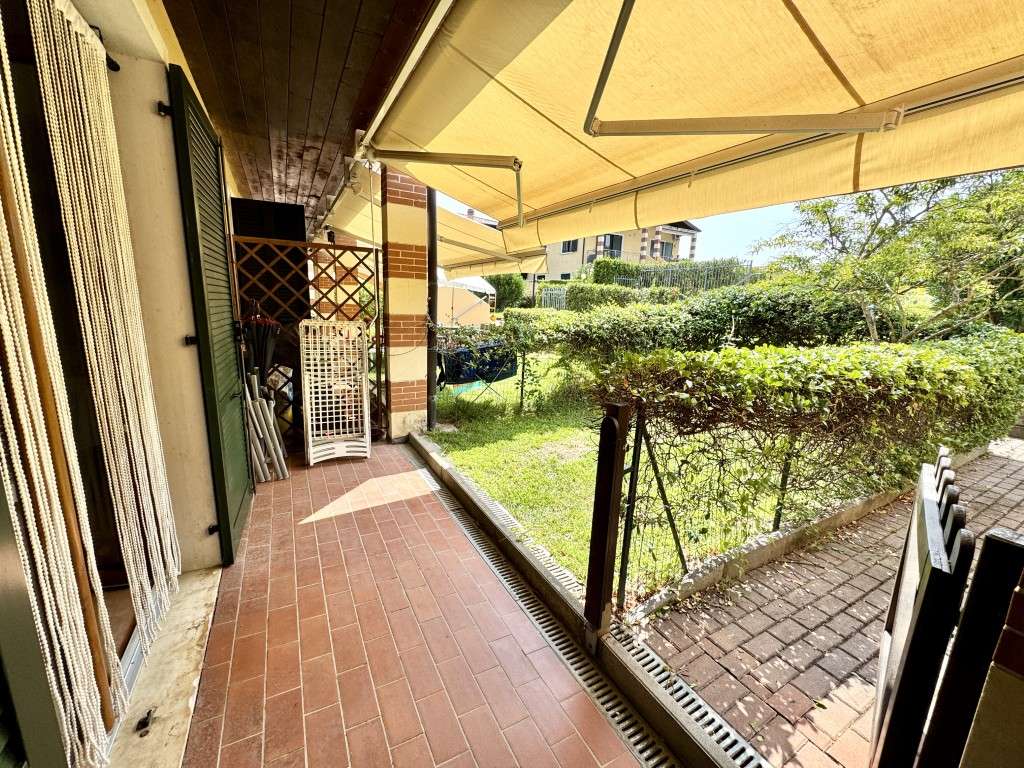 renovierte Fewo mit Pool, Tennis, Garten, Garage, Klima und Golfplatz, nahe Gardasee