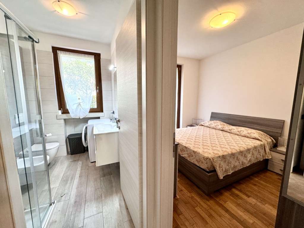 renovierte Fewo mit Pool, Tennis, Garten, Garage, Klima und Golfplatz, nahe Gardasee