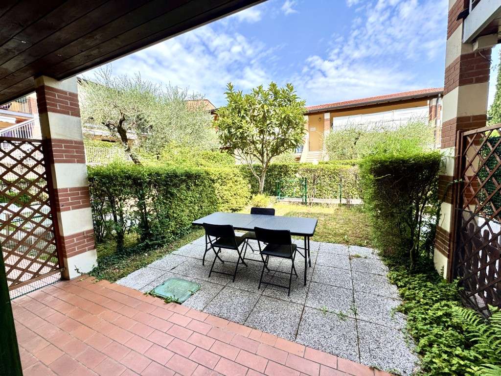renovierte Fewo mit Pool, Tennis, Garten, Garage, Klima und Golfplatz, nahe Gardasee