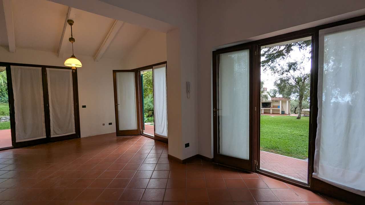 coming soon - historische Villa in Garda am Gardasee mit Seeblick