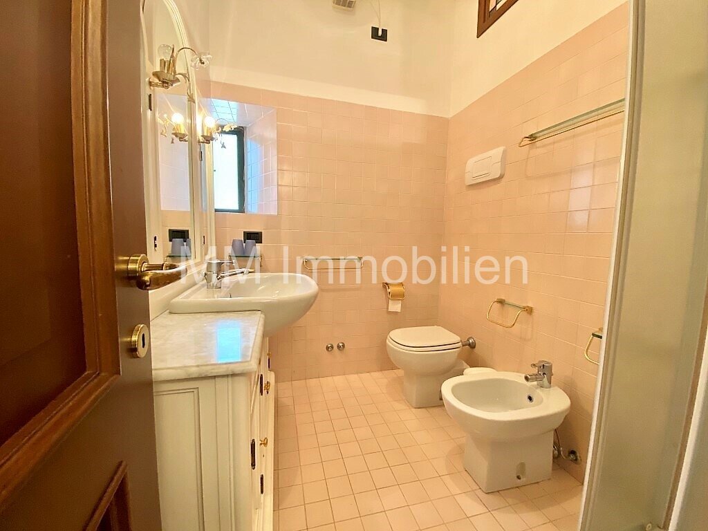 coming soon - historische Villa in Garda am Gardasee mit Seeblick