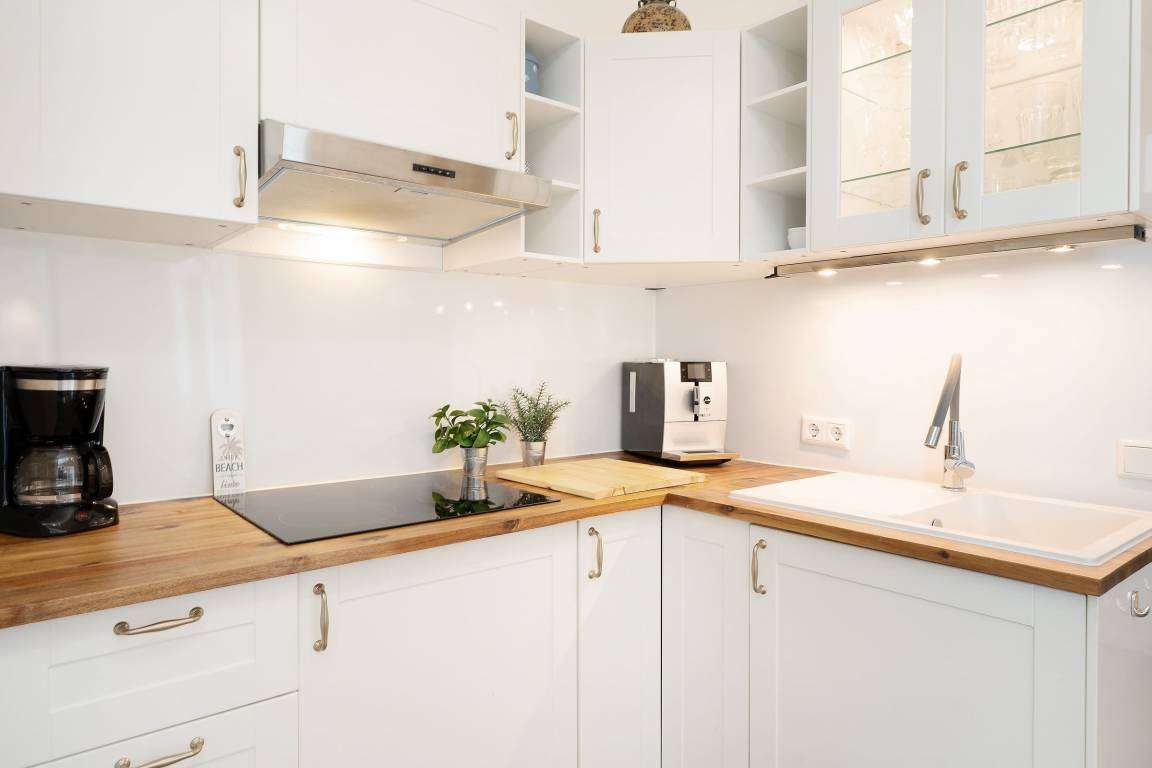 Ihre 3 Zi. Ferienwohnung im 7.OG nur 100m zum Strand, Balkon, bezugsfertig möbliert