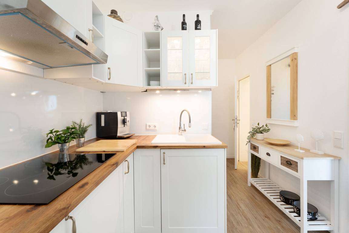 Ihre 3 Zi. Ferienwohnung im 7.OG nur 100m zum Strand, Balkon, bezugsfertig möbliert