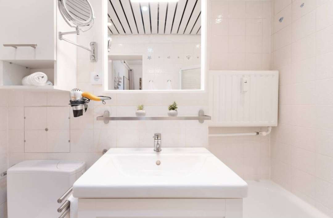 Ihre 3 Zi. Ferienwohnung im 7.OG nur 100m zum Strand, Balkon, bezugsfertig möbliert