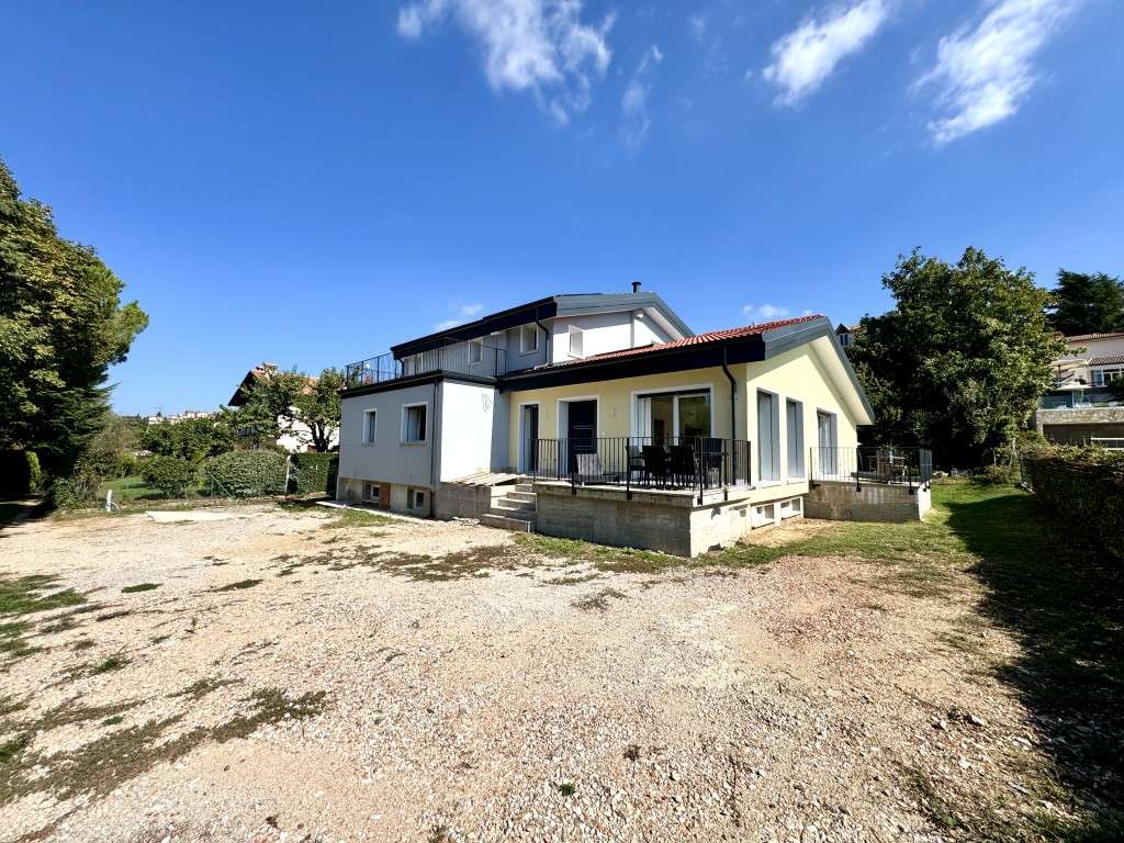 Ihre Villa mit 3 Einheiten und Seeblick in San Zeno di Montagna