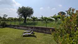 Garten mit Blick auf die Weinr Garten mit Blick auf die Weinr