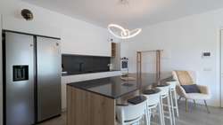 moderne Einbauküche mit Tresen moderne Einbauküche mit Tresen