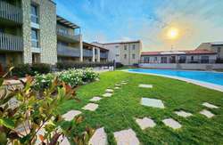 Anlage aussen mit Pool und Gar Anlage aussen mit Pool und Gar