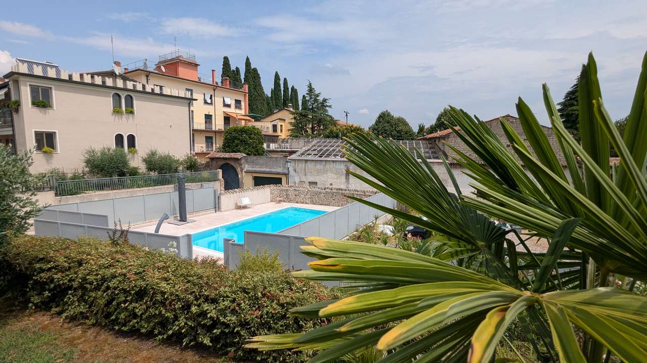 Ausblick auf Umgebung und Pool Ausblick auf Umgebung und Pool