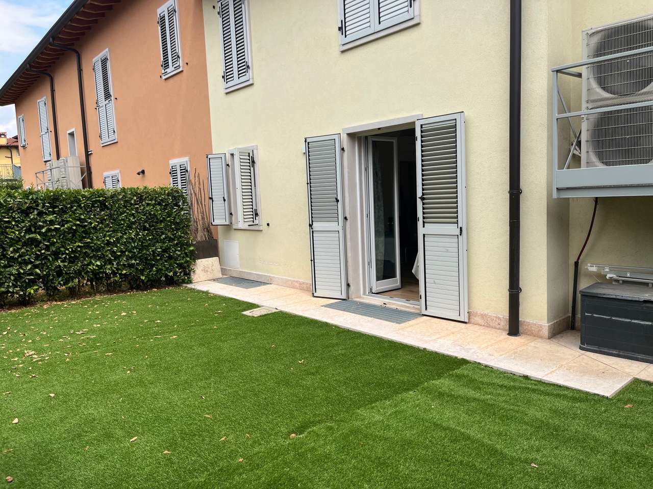 Rückseite mit Garten Rückseite mit Garten