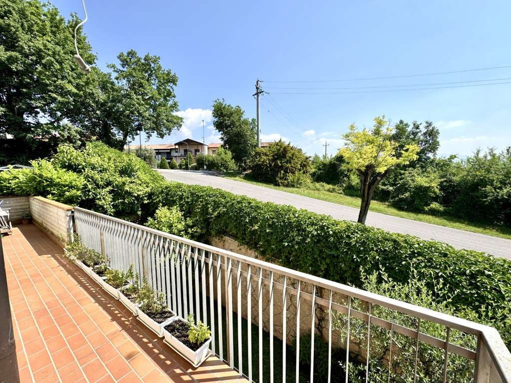 Balkon seitlich mit Fernblick Balkon seitlich mit Fernblick