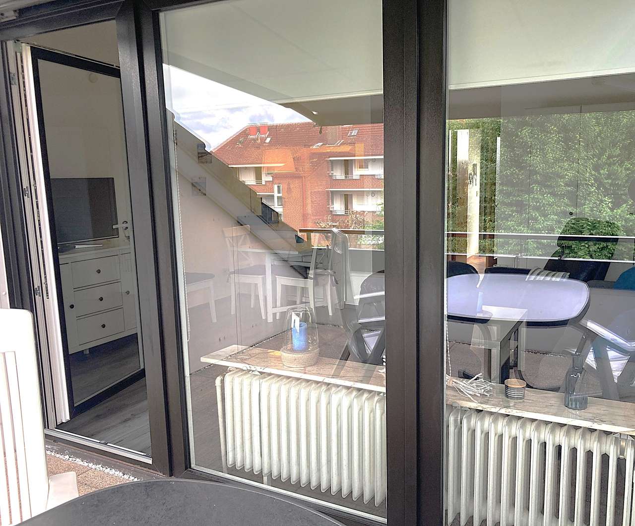 Blick von der Terrasse ins Woh Blick von der Terrasse ins Woh