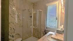2. Badezimmer Marmor