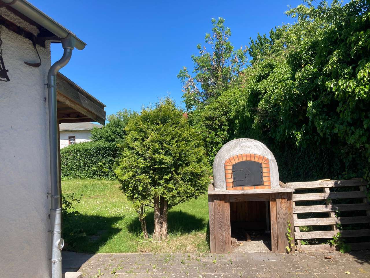 massiver Gartengrill