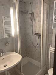 Duschbad-WC-1 Duschbad-WC-1