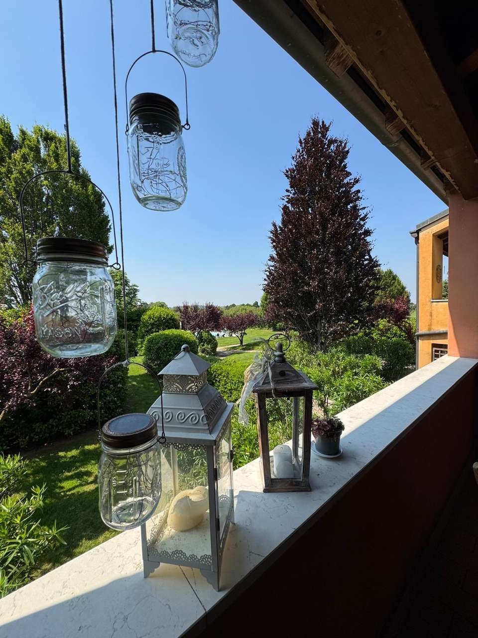 Golf & Gardasee renovierte Maisonette mit Pool, Klima,  Garage, möbliert - in Golfanlage 