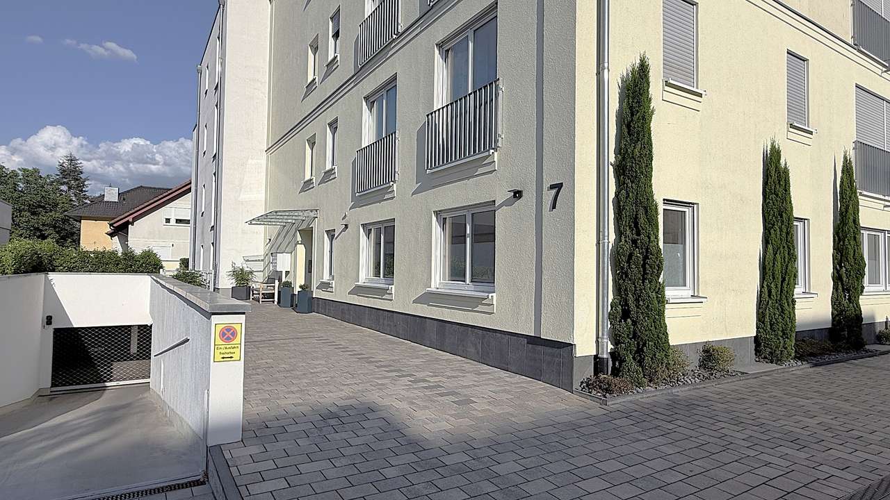 Aussenansicht-Einfahrt-TG Aussenansicht-Einfahrt-TG