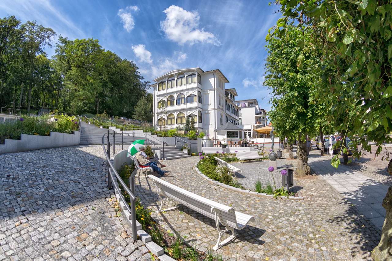 Bäderstil FeWo Sellin Rügen mit Wintergarten in der Wilhelmstrasse, saniert, möbliert 