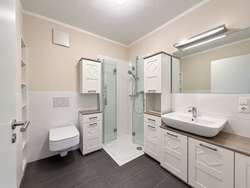 Badezimmer-Original-eingericht